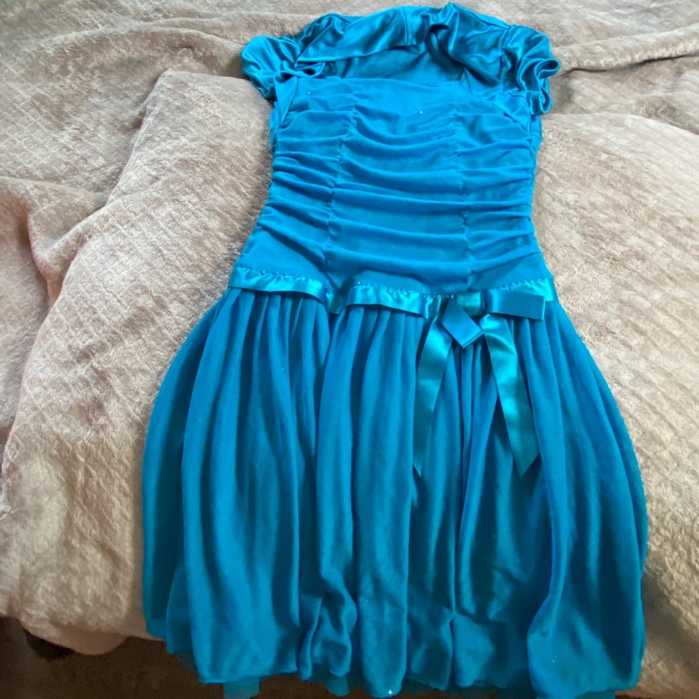 blue dress